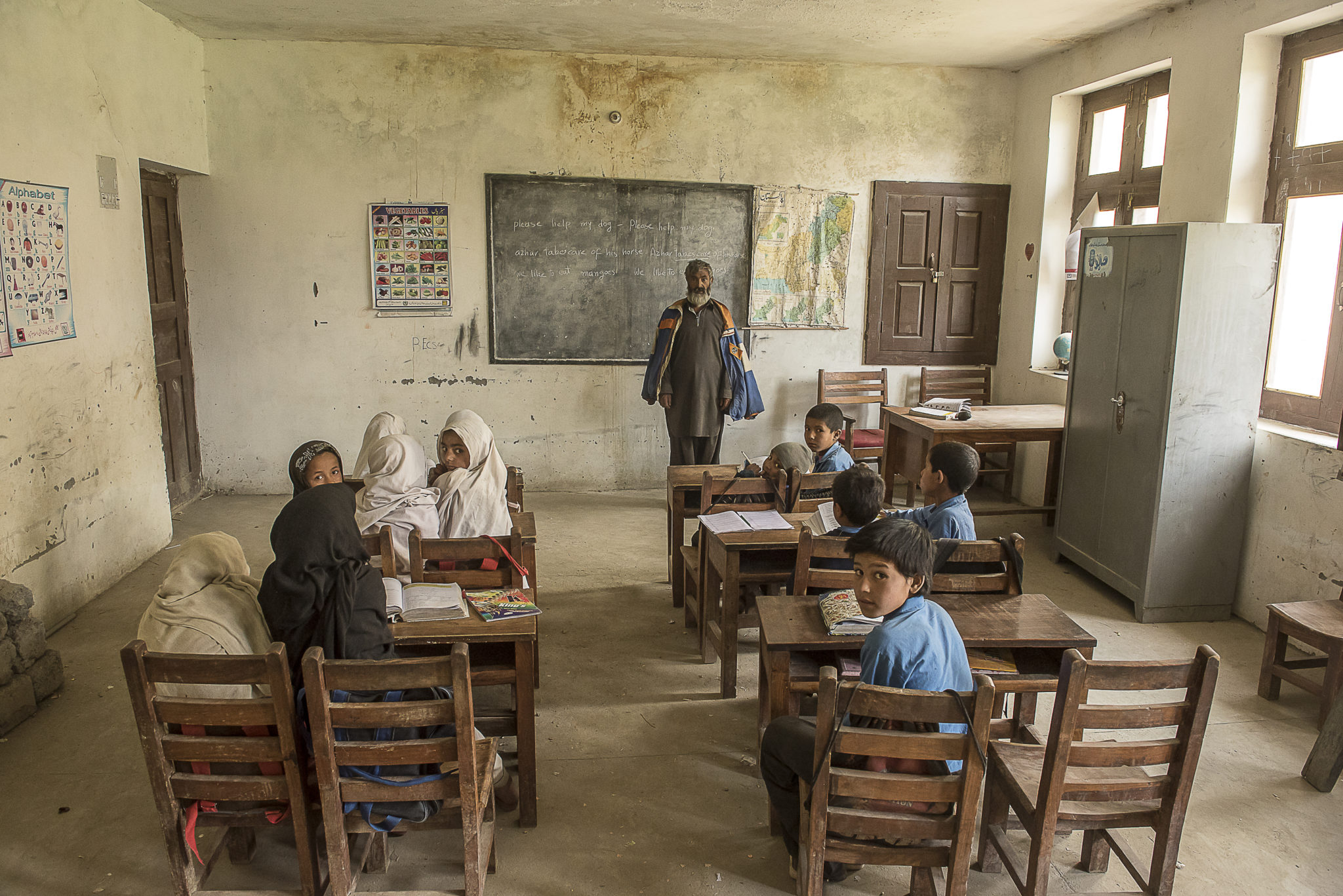 Teaching in a  little school – Pakistan